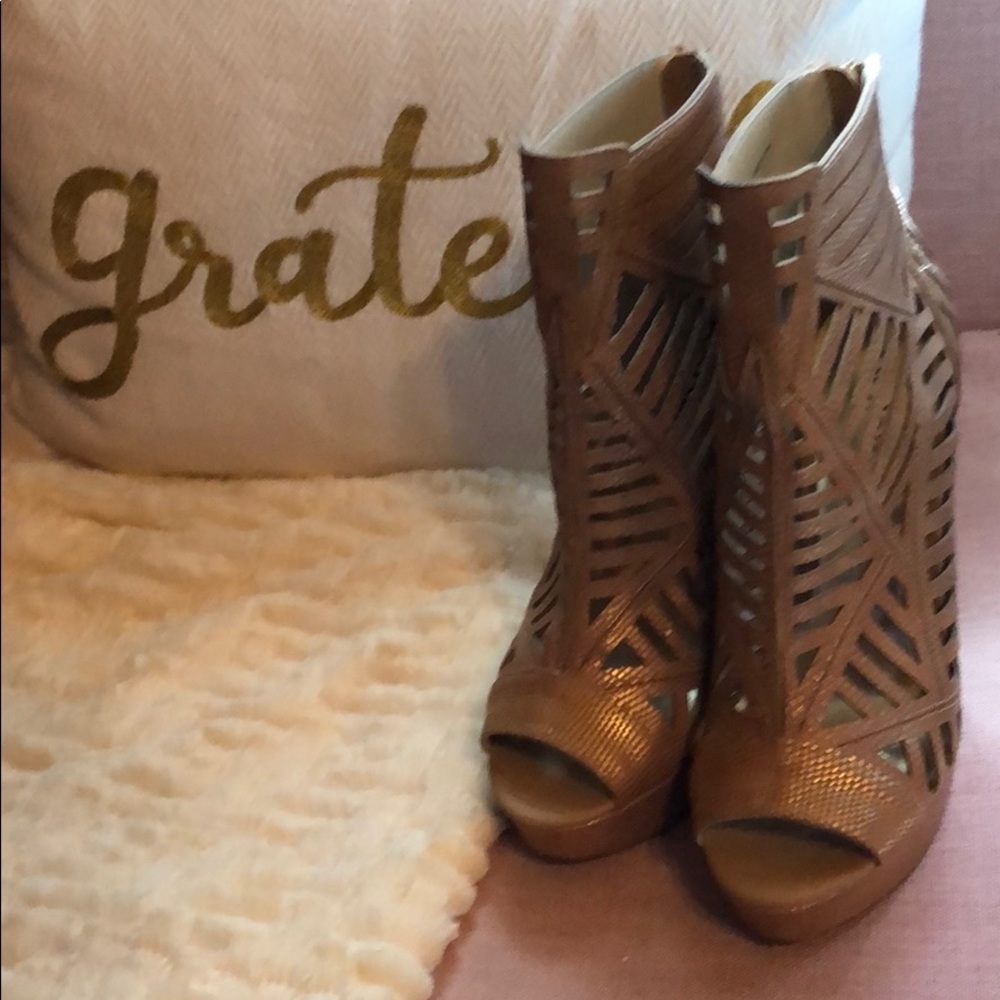 Used bebe boots size 7