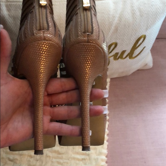 Used bebe boots size 7 - Picture 4 of 5