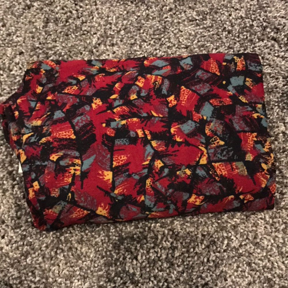 Tall and Curvy LuLaRoe leggings