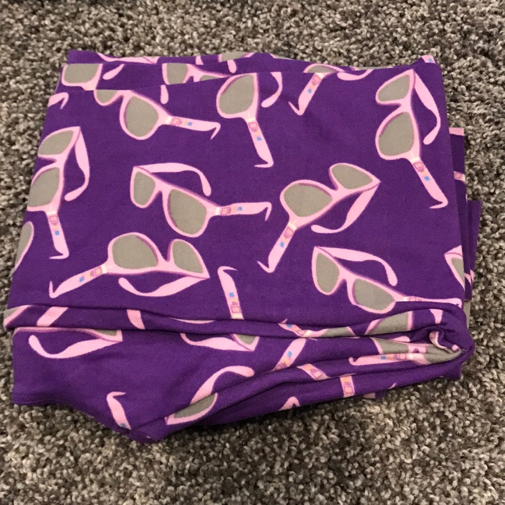 Sunglasses - One size LuLaRoe leggings