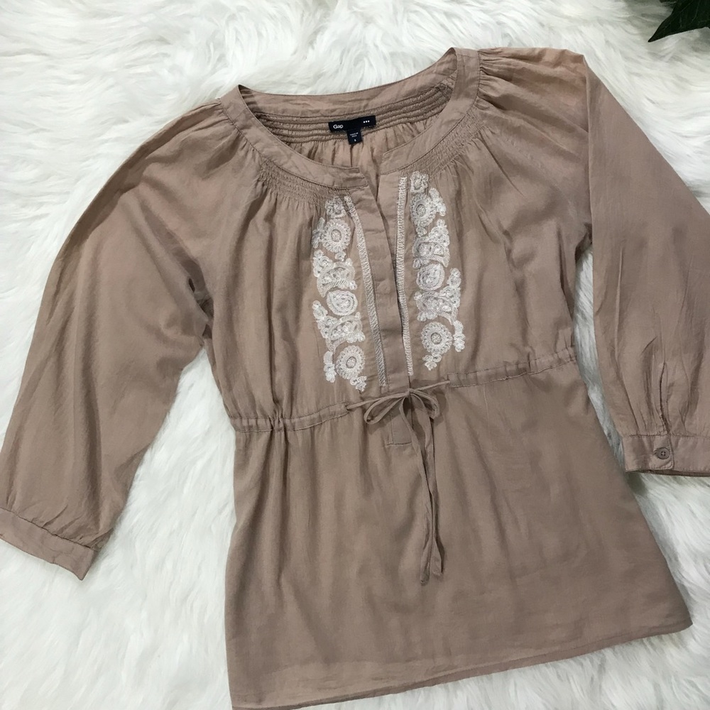 GAP Peasant Top Tan White Embroidery Smocked