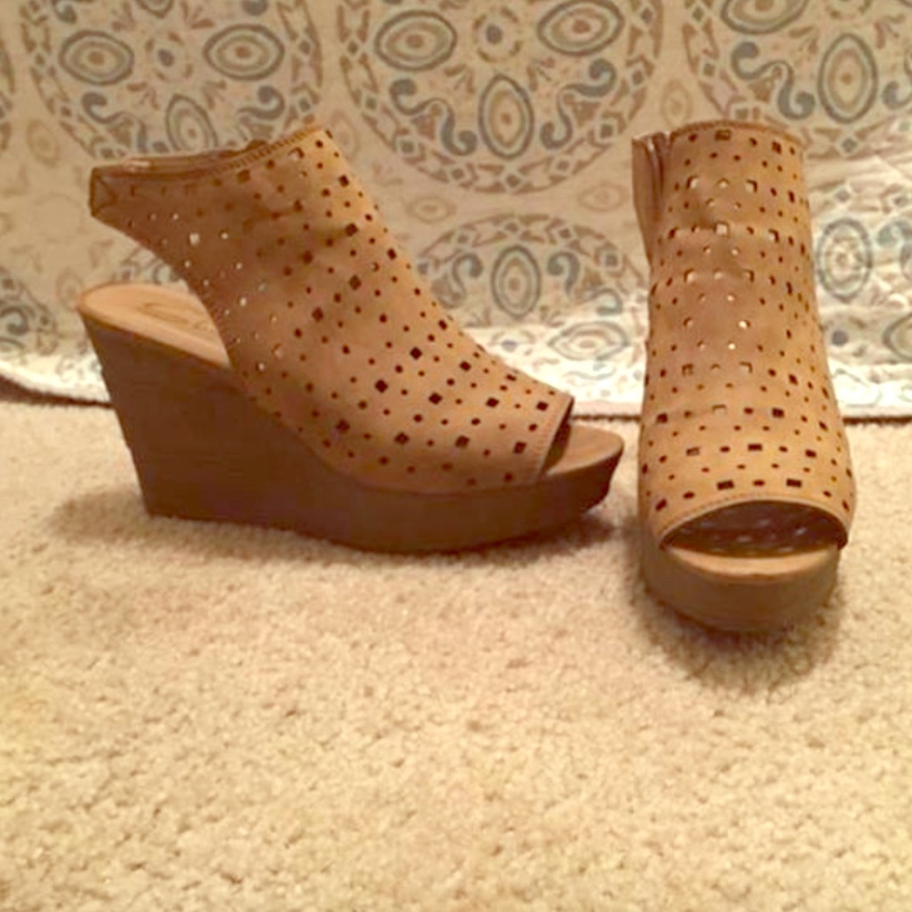 Sbicca open toe wedges