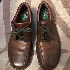 Streetcar men’s dress shoes