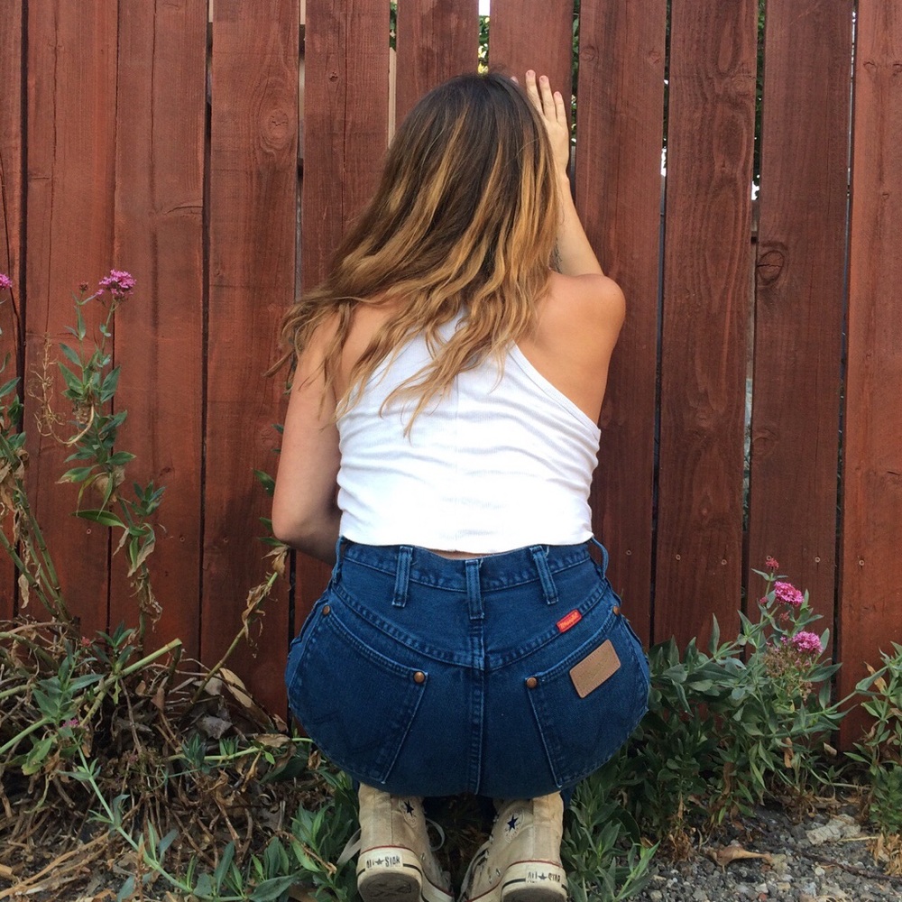 Womens 25 indigo VTG Wranglers