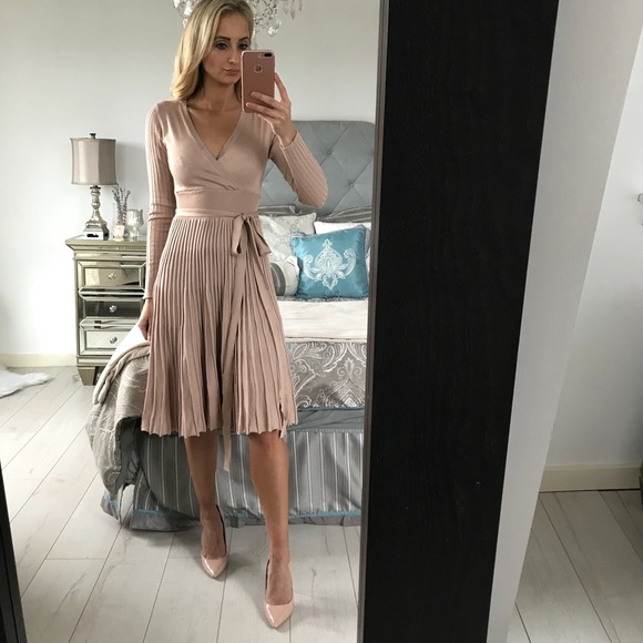 SOLD OUT- PENDING Restock comment 4 notification - Picture 2 of 8