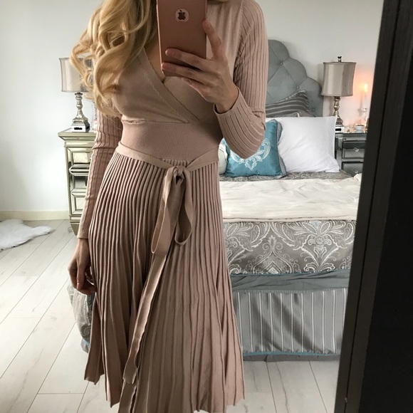 SOLD OUT- PENDING Restock comment 4 notification - Picture 3 of 8