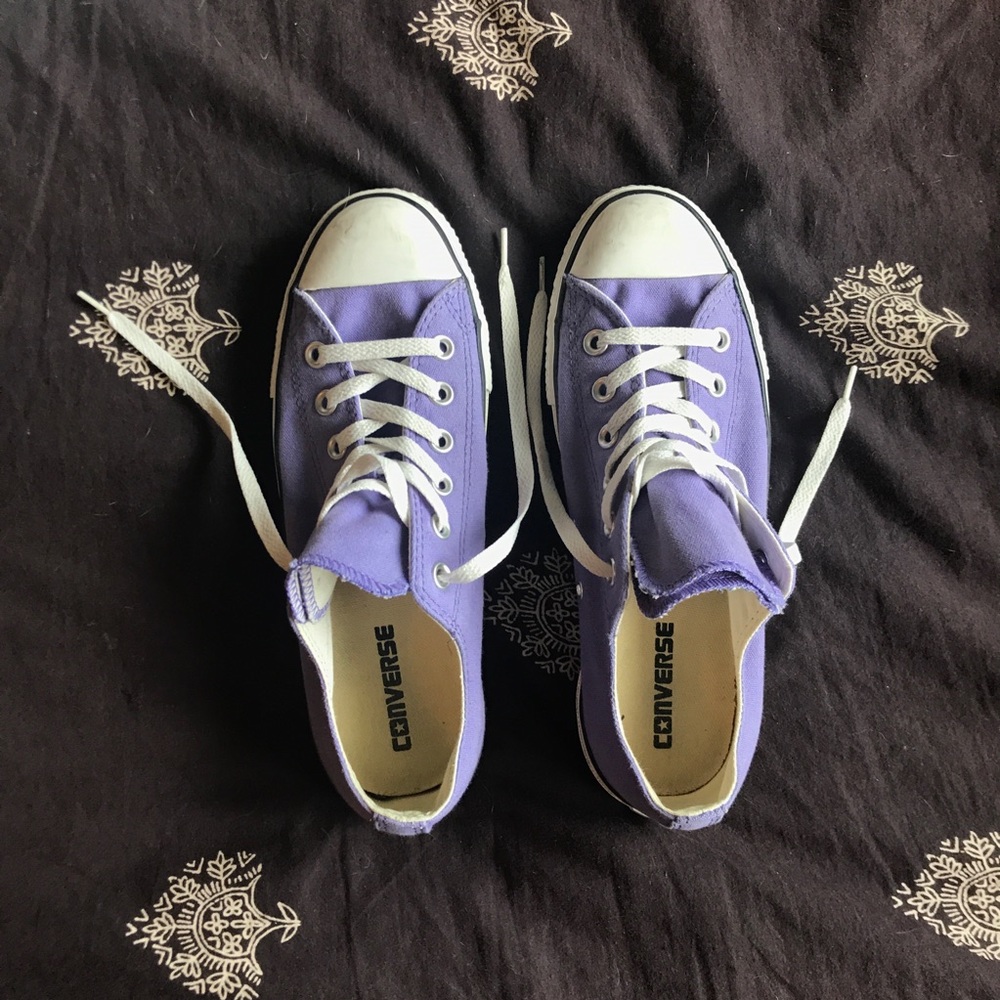 Purple low top converse