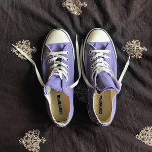 Purple low top converse