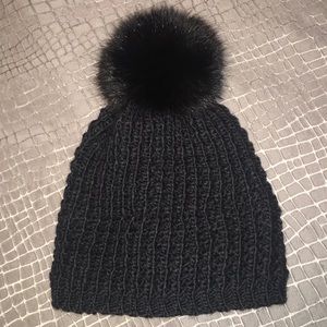 Black Beanie Pom Pom Hat, NWT! Negotiable price 😊