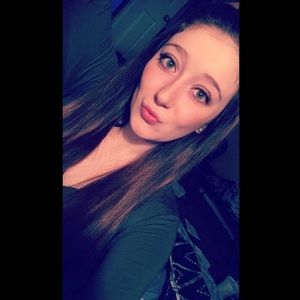 Meet your Posher, Kayla