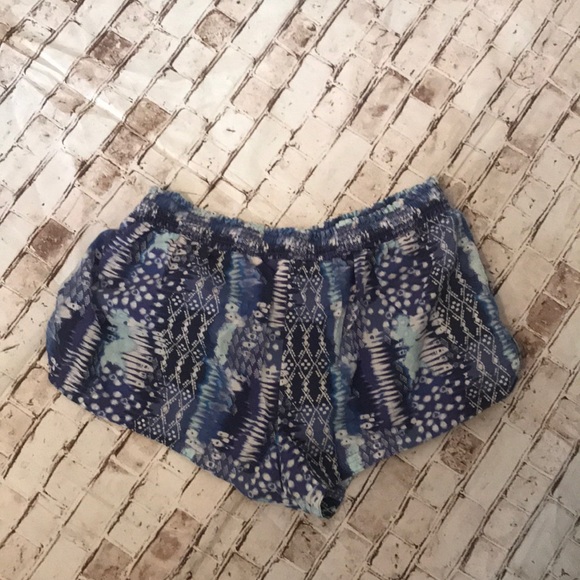 VS shorts 🔴 - Picture 2 of 3