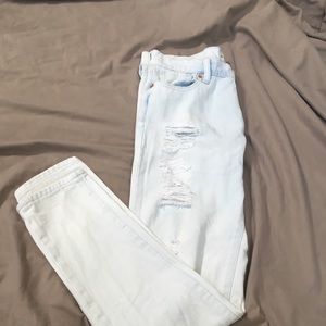 Distressed denim bullhead boyfriend jeans size 3!