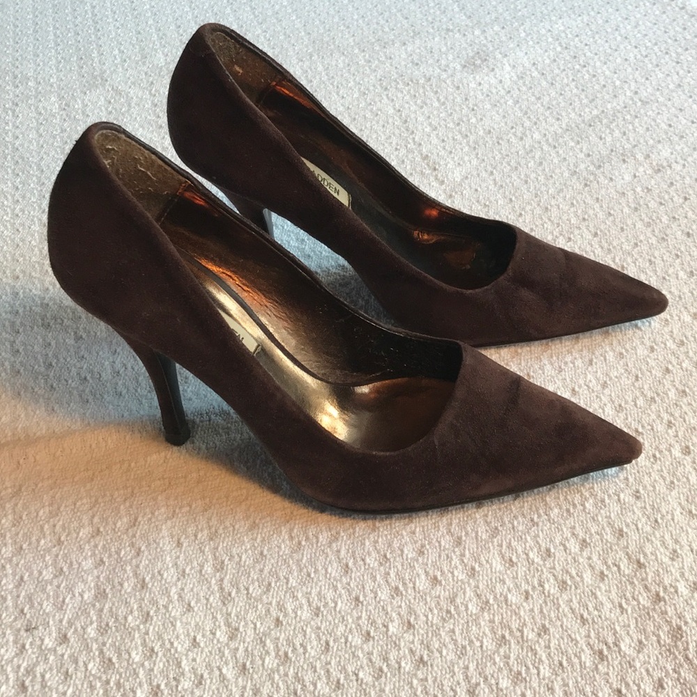 Brown Suede Steve Madden pumps
