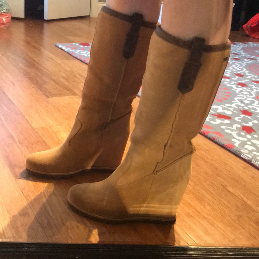 *NEW* Ugg Soleil hidden wedge