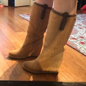 *NEW* Ugg Soleil hidden wedge