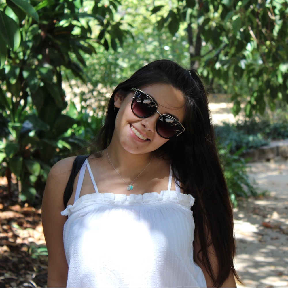 Meet your Posher, Corina