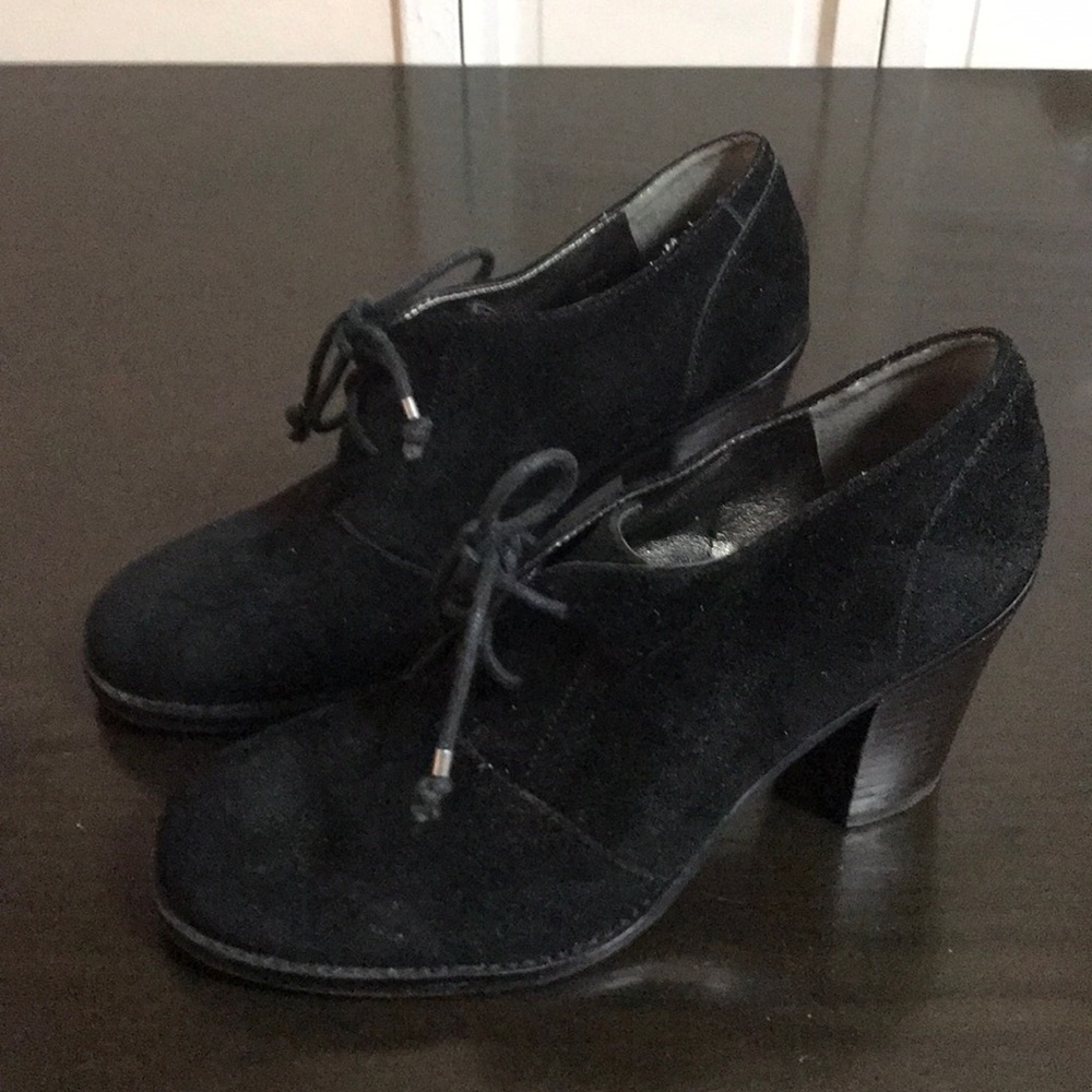 Banana republic suede heels