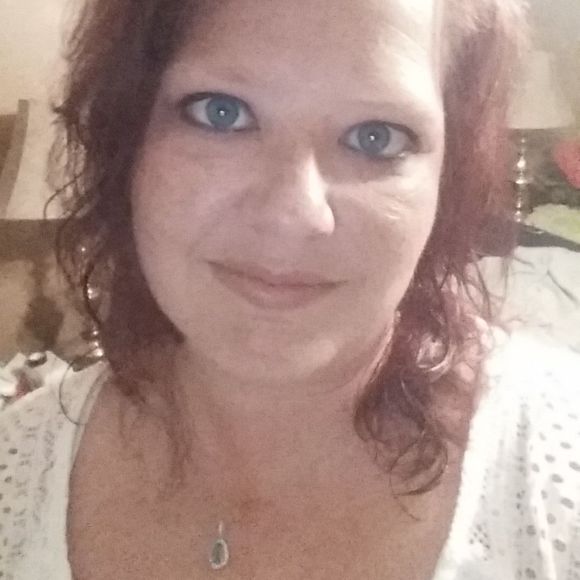 Meet your Posher, Tiffany - Picture 1 of 1