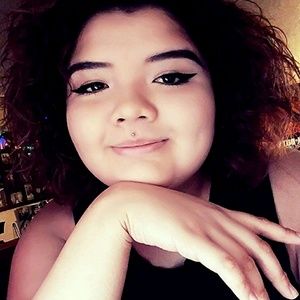 Meet your Posher, Emelly