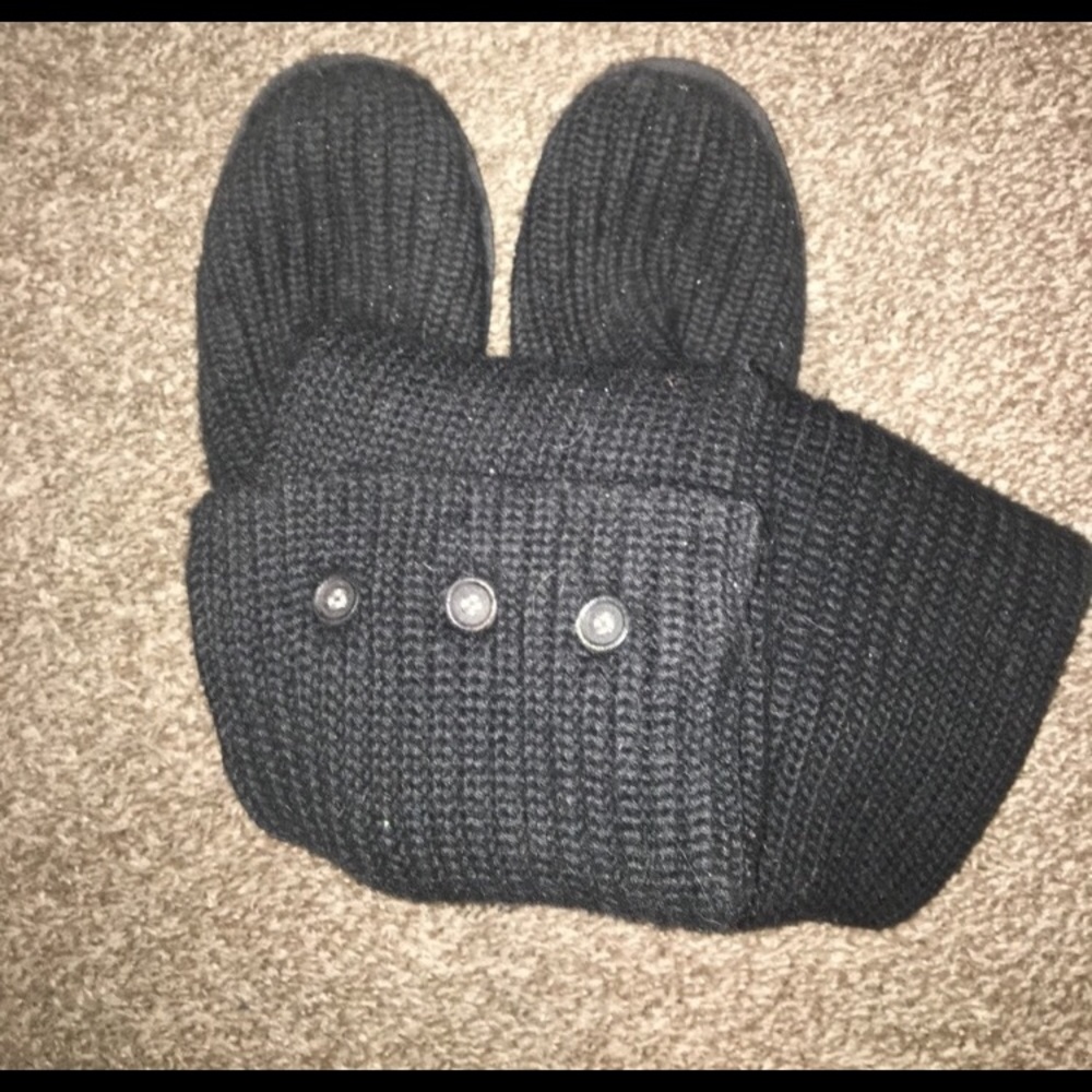 Black Knit UGGS size 6