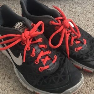 Nike free run running shoes black and neon size 7