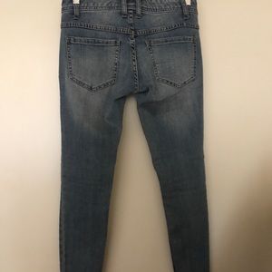 Destroyed Ankle Skinny