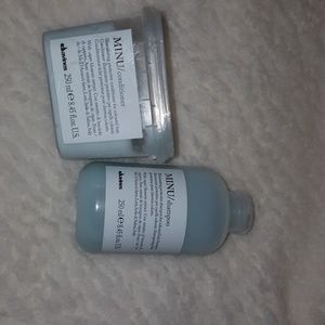 Minu conditioner and shampoo