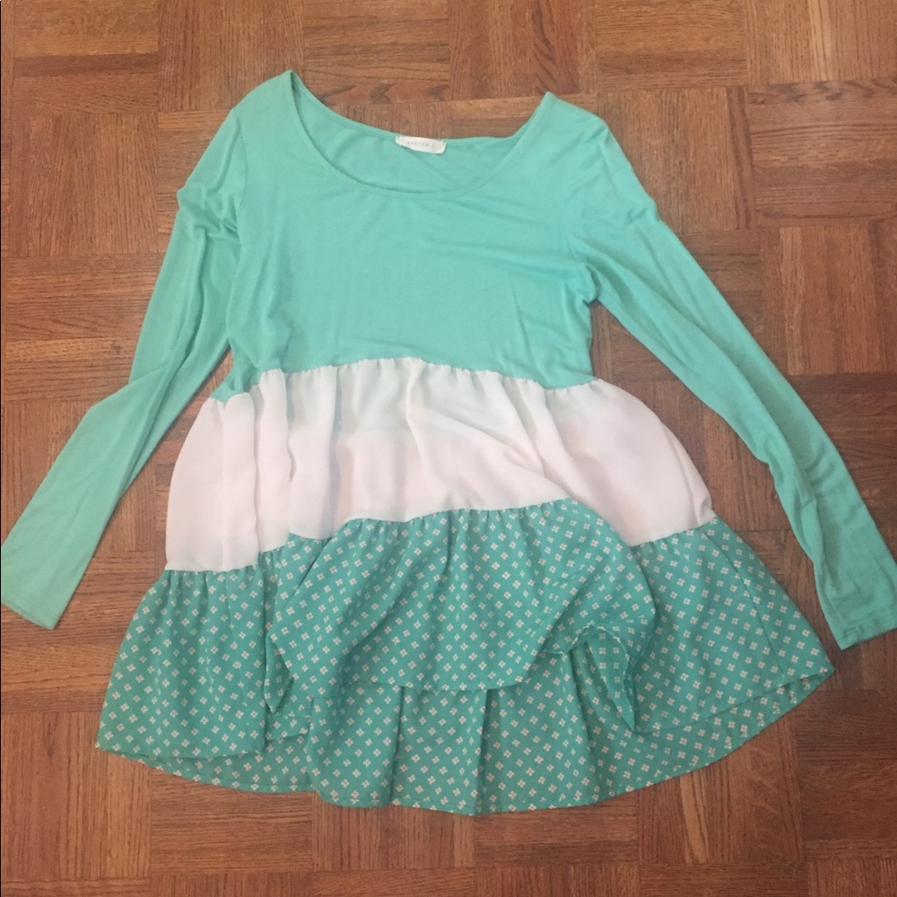 Boutique Ruffle tunic shirt size S