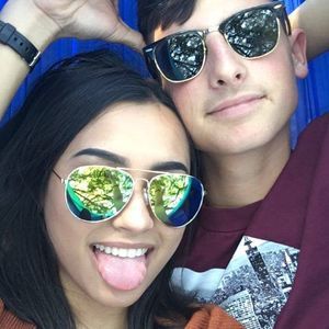 Meet your Posher, Hunter