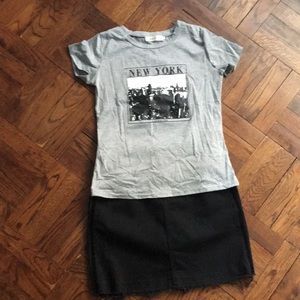 Never worn!!  New York Graphic Tee w NYC skyline
