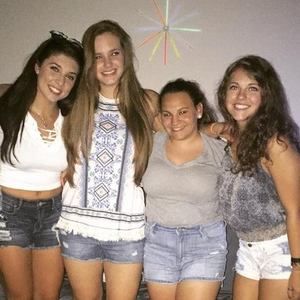 Meet your Posher, Dominique