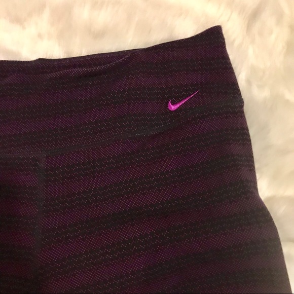 Nike Pants - Nike Dri Fit purple/black ‘Zig Dot’ athletic capri