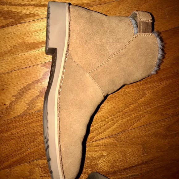 NEW UGG boots ankle zip & snap tan boots - Picture 2 of 4