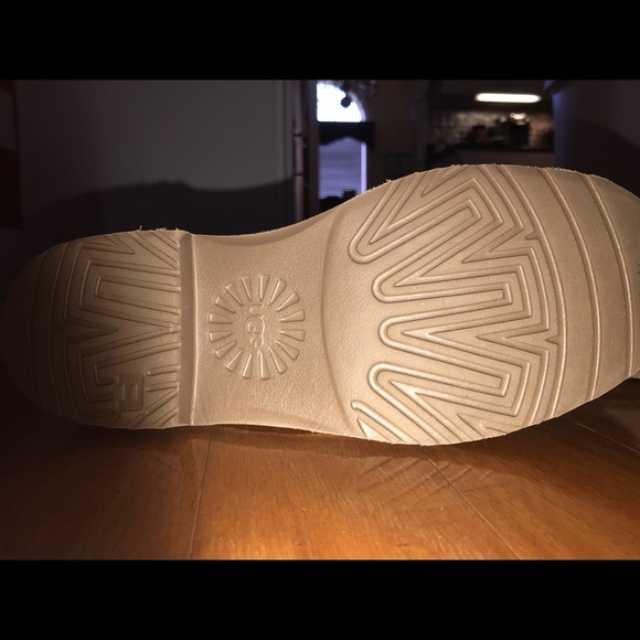 NEW UGG boots ankle zip & snap tan boots - Picture 3 of 4