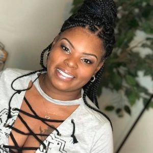 Meet your Posher, Taylora