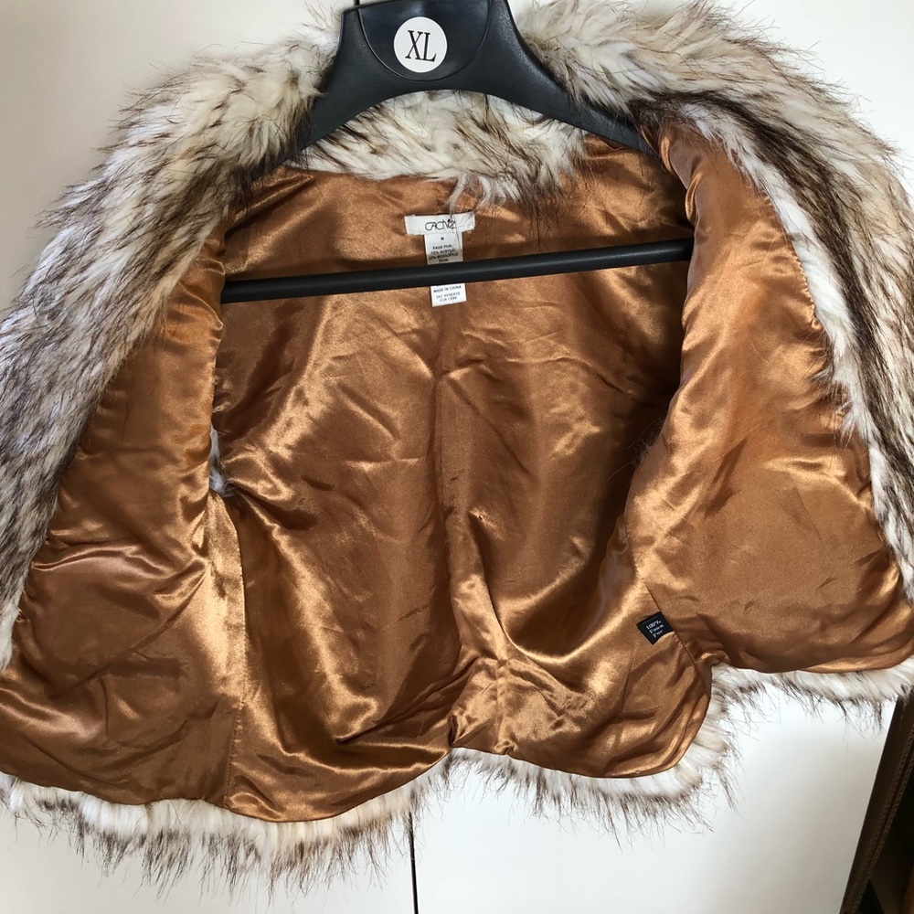 🛑SOLD to locally  🛑 Cache Faux Fur Vest - Picture 4 of 5