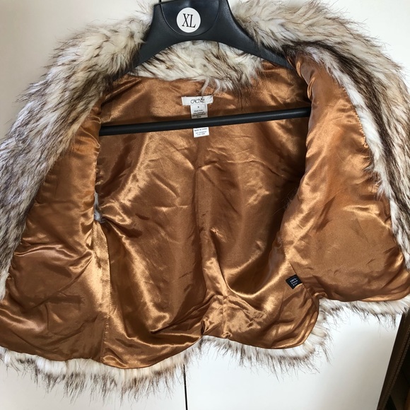 🛑SOLD to locally 🛑 Cache Faux Fur Vest - Picture 4 of 5