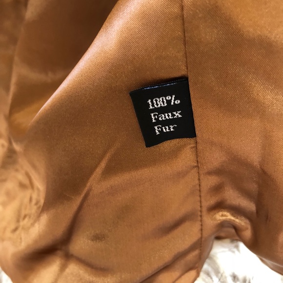 🛑SOLD to locally 🛑 Cache Faux Fur Vest - Picture 5 of 5