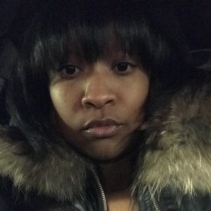 Meet your Posher, Dominique
