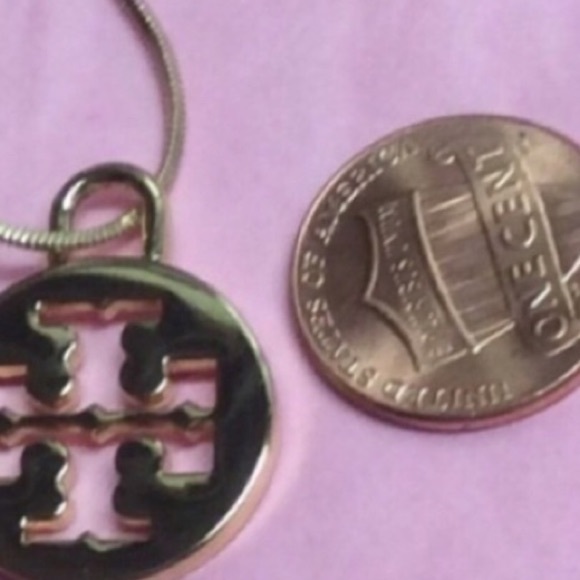 AUTHENTIC TORY BURCH CHARMS NECKLACE BRACELET SET - Picture 4 of 4