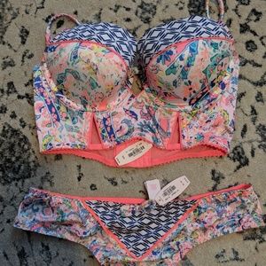 32D and size medium VS set