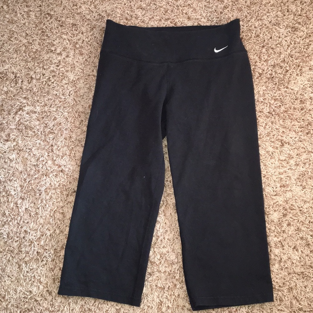 Nike cropped straight leg