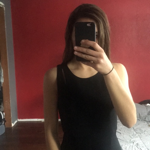 CLOSET CLOSING - Picture 3 of 6