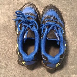 Reebok boys shoes size 2