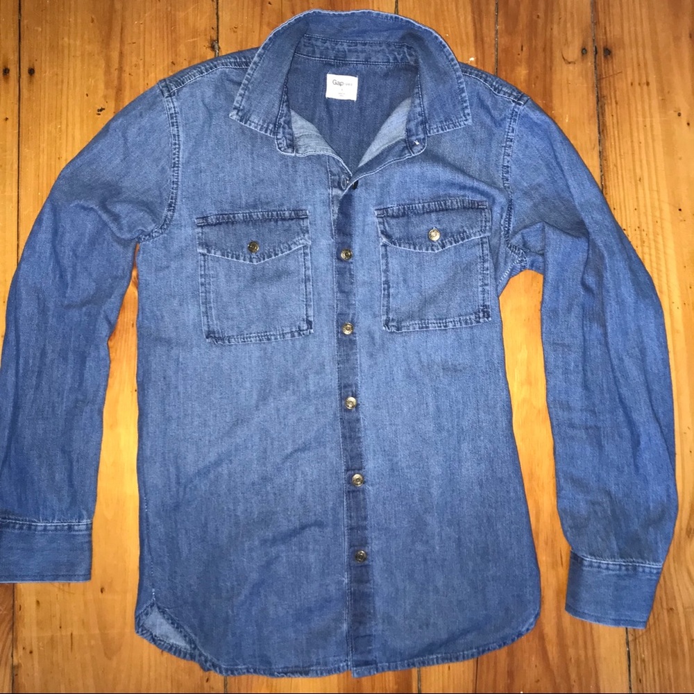 ❄️❄️Gap denim button down ❄️❄️ - Picture 2 of 5