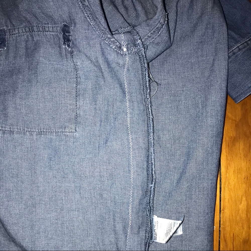 ❄️❄️Gap denim button down ❄️❄️ - Picture 5 of 5