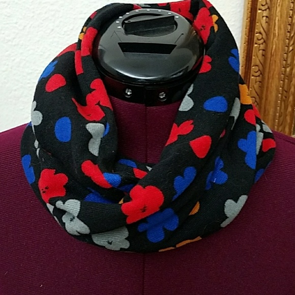 New scarf bought in Italy - Picture 2 of 6