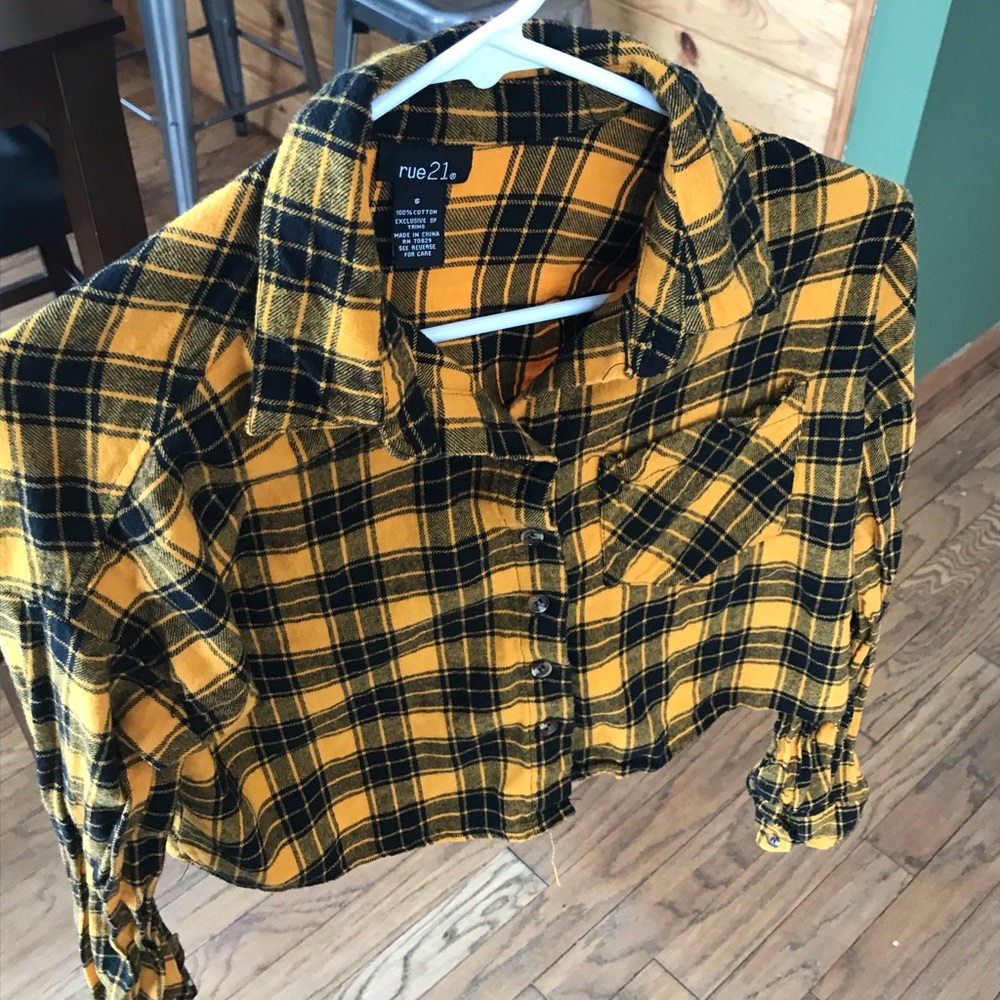 BRAND NEW.. Crop top!