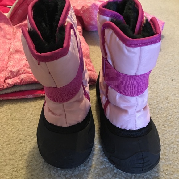 2T Columbia Snowsuit + Kamik snow boots (size 7) - Picture 6 of 6