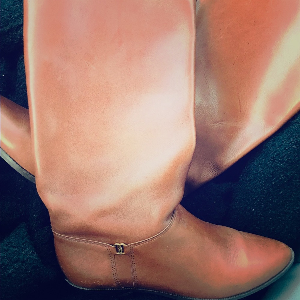 Beautiful caramel Etienne Aigner Leather Boots